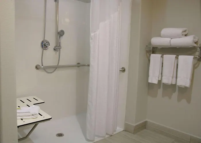 Apartament z możliwością przemieszczania się na wózku inwalidzkim z łóżkiem king-size